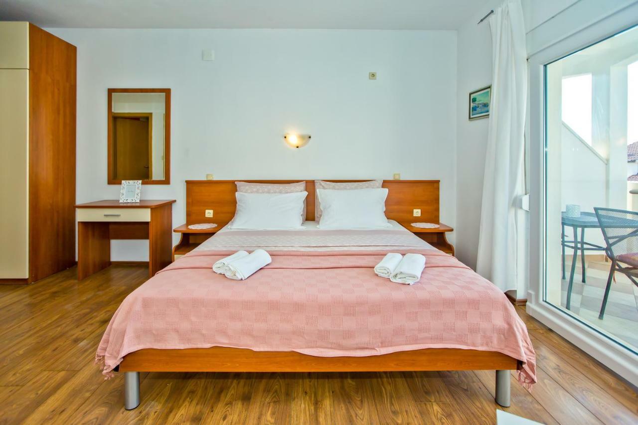 Apartments Bubalo Hvar Town Eksteriør billede